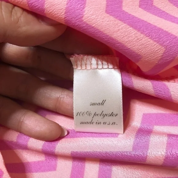 🦄2/$20 Anthro Needle & Thread Pink Chevron Blouse - Picture 4 of 5